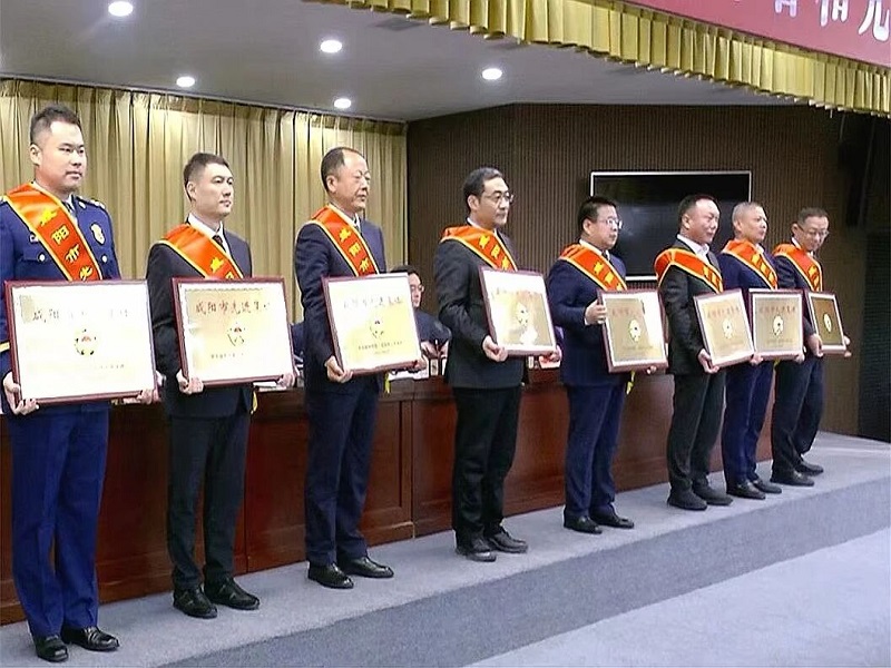 喜報(bào)！咸陽(yáng)路橋工程公司榮獲咸陽(yáng)市 “先進(jìn)集體”榮譽(yù)稱(chēng)號(hào)